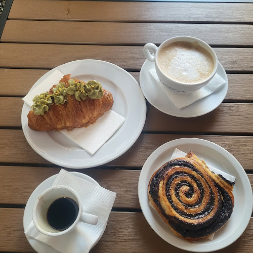 Opinii despre Lisboa Pastry & Bakery în Budapest - Vendéglátás