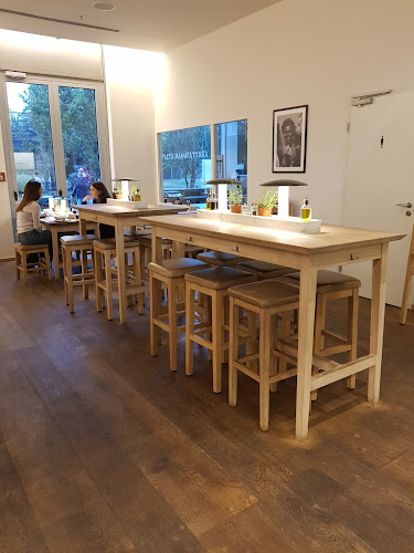 Győr, Budai út 1, 9027