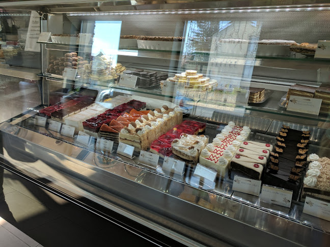 Opinii despre SzilVanilla Sütibár - Cukrászda és Kávézó, Tortarendelés în Szentendre - Vendéglátás