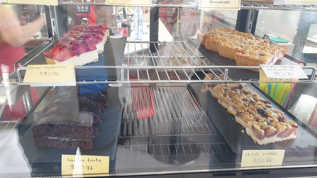 Opinii despre Kóczán Fagyizó în Bük - Vendéglátás