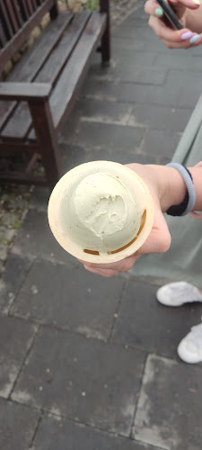 Comentarii opinii despre Erzsike Fagyizó