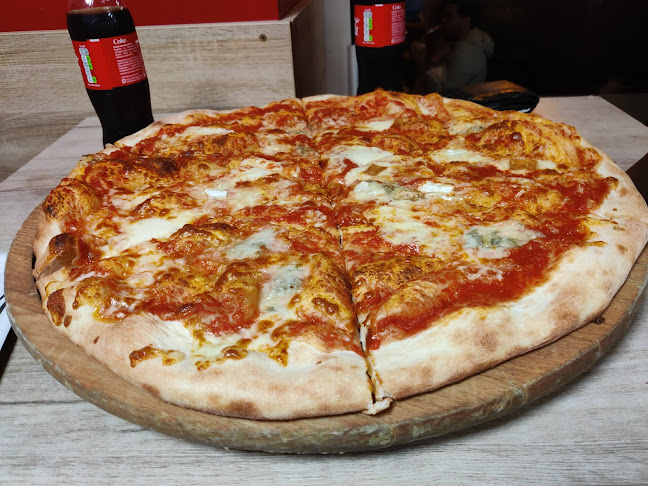 Opinii despre Pomodoro Pizza în Debrecen - Vendéglátás