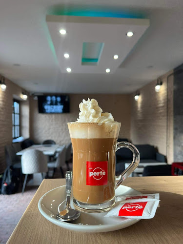 Opinii despre Bomber Pub Kecskemét în Kecskemét - Vendéglátás