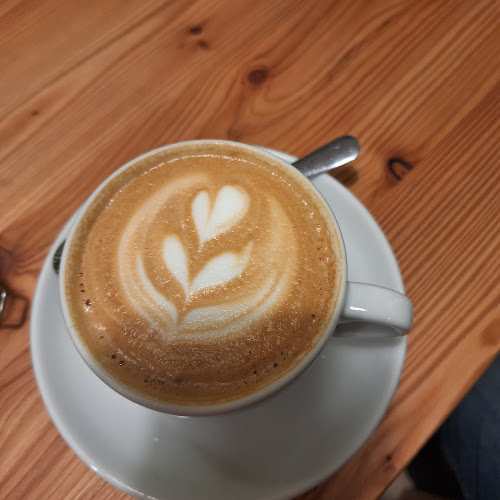 Opinii despre Antique Cafe & Tea în Szeged - Vendéglátás