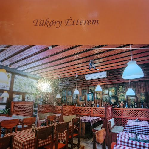 Budapest, Hold u. 15, 1054