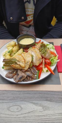 Opinii despre Sonny's Grill & Pizza în Miskolc - Vendéglátás