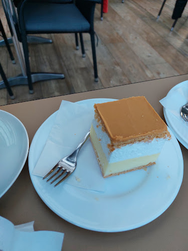 Cziniel Cukrászda és Találkozóhely - Budapest