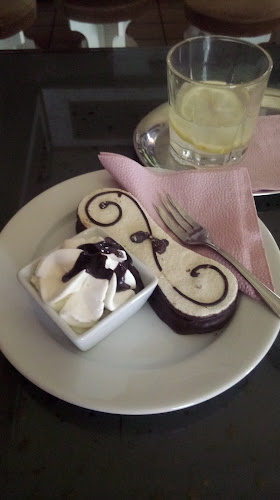 Benedettó Fagylaltozó, Kávézó - Vendéglátás