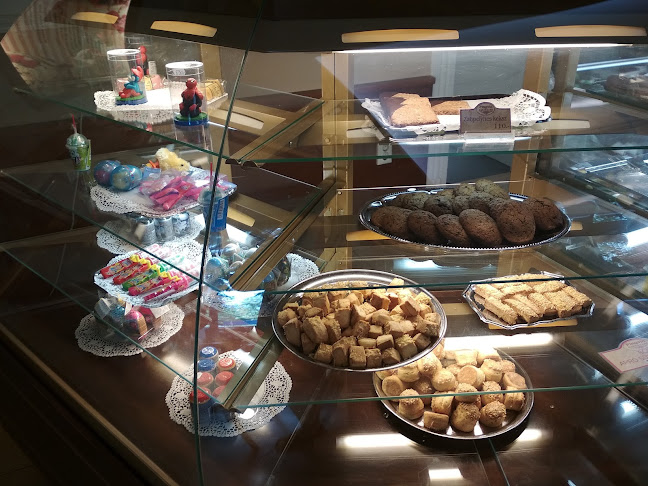 Pingvin Cukrászda - Vendéglátás