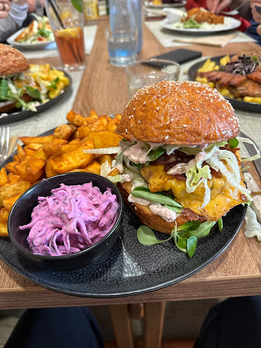 Opinii despre Tavasz Vendéglő în Hosszúhetény - Vendéglátás