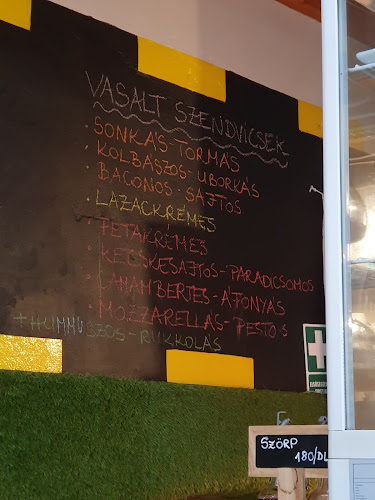 Móka Kávézó - Vendéglátás