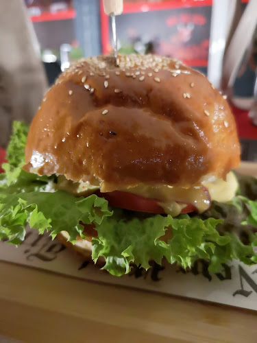 Red Devils Pub & Pizzéria - Vendéglátás