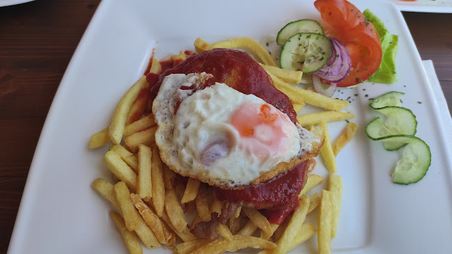 Kiskunhalas, Kossuth u. 36-38, 6400