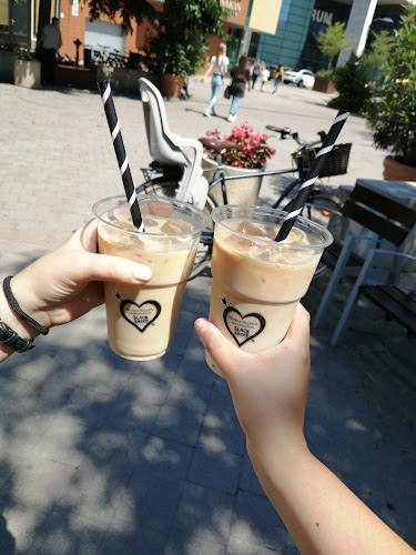 Comentarii opinii despre Black Sheep Kávéház Debrecen