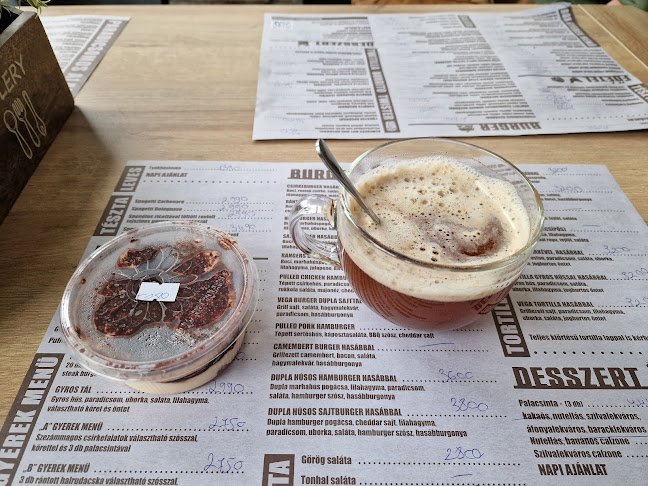 Opinii despre Travel Kávézó és Terasz în Vác - Vendéglátás