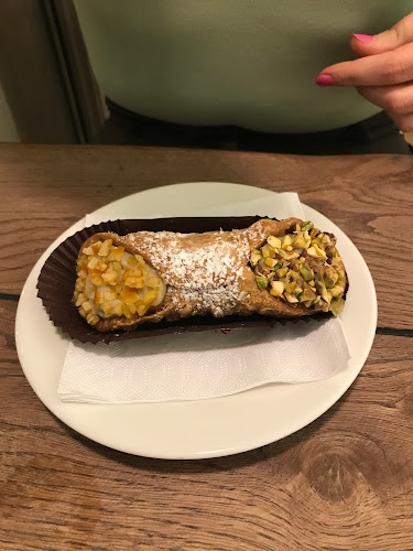 Comentarii opinii despre Akademia Italia Budapest