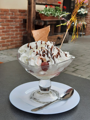 Kerekes Cukrászda, Bozsok