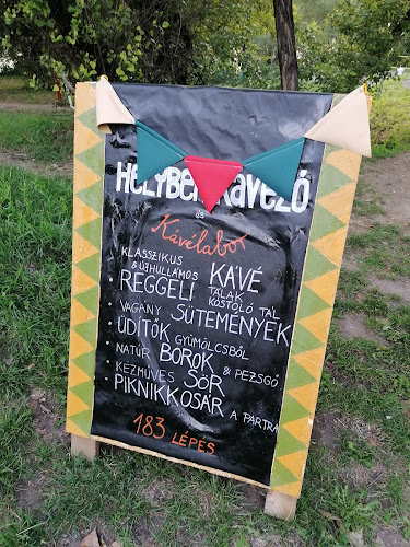 Zebegény, Ország út 2, 2627