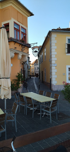 Opinii despre Matróz Dunaparti Kisvendéglő în Győr - Vendéglátás