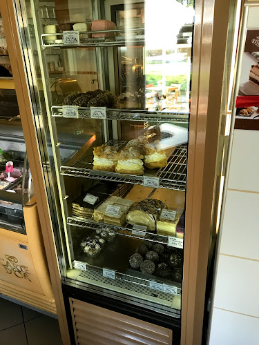 Comentarii opinii despre Rétesbolt - Cukrászda és Kávézó