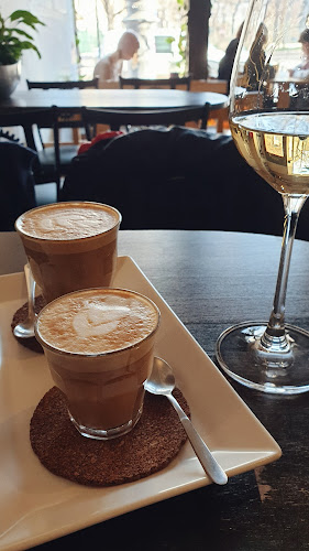 Opinii despre Vinikli - local drinks & stuff în Budapest - Vendéglátás