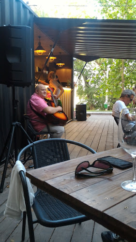 Kupak és Dugó - Vendéglátás