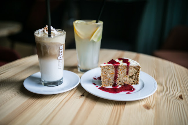 Opinii despre Nyolcharminc Presszó în Budapest - Vendéglátás