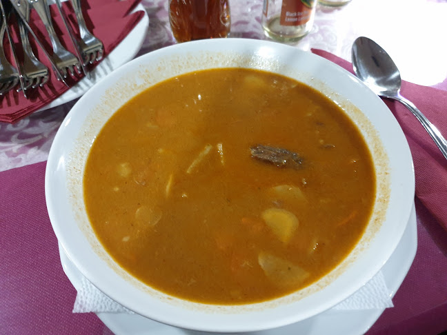 Opinii despre Holdudvar Étterem és Biliárdcentrum în Vaskút - Vendéglátás