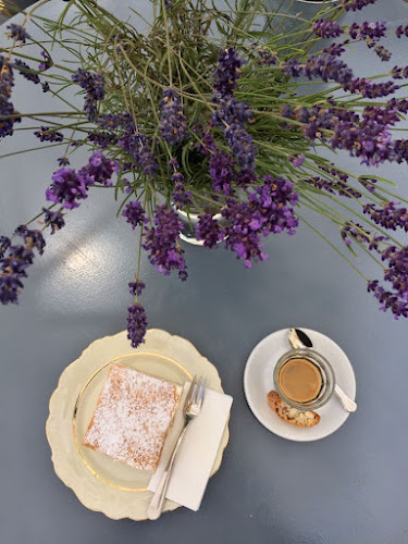 Opinii despre HENCZ Cukrászda în Balatonakarattya - Vendéglátás