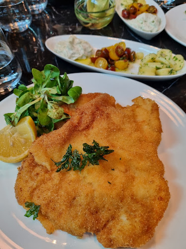 Budapest, Váci u 36, 1056