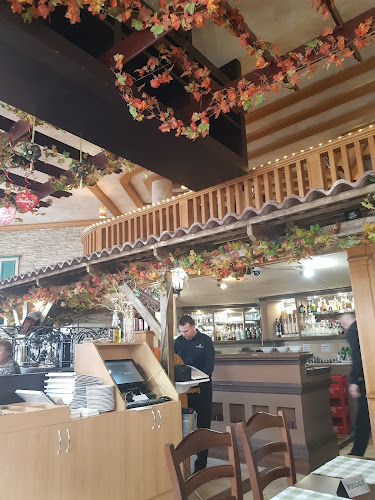 Kaposvár, Fő u. 2, 7400