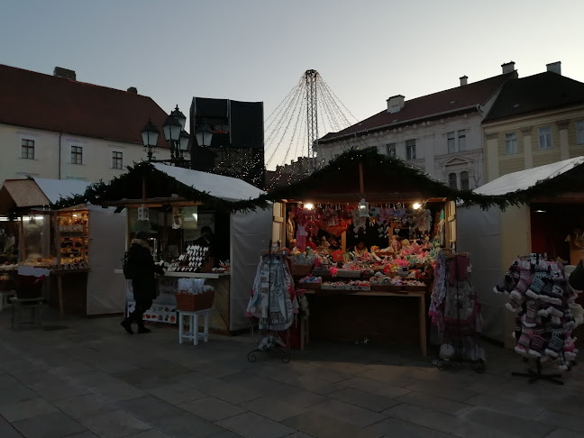 Opinii despre Pálffy Cukrászat în Győr - Vendéglátás