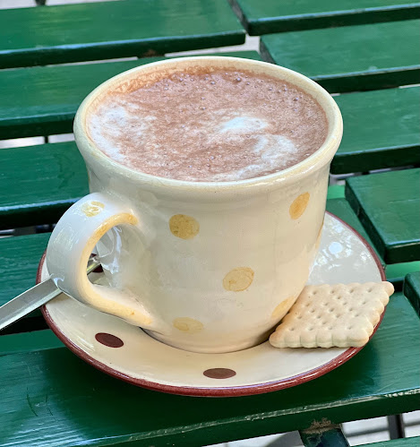 Csendes Társ - WineBar & Garden