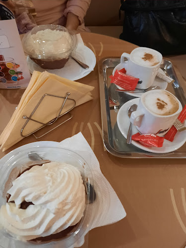 Pingvin Cukrászda - Vác