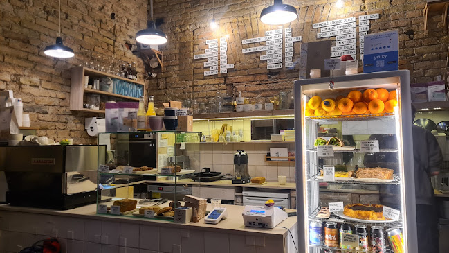 Opinii despre Cube Coffee Bar - specialty coffee shop în Budapest - Vendéglátás