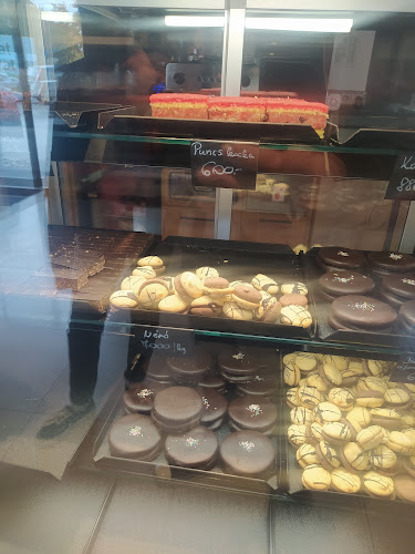 Opinii despre Fejedelmi pékség drive în Tiszakécske - Vendéglátás