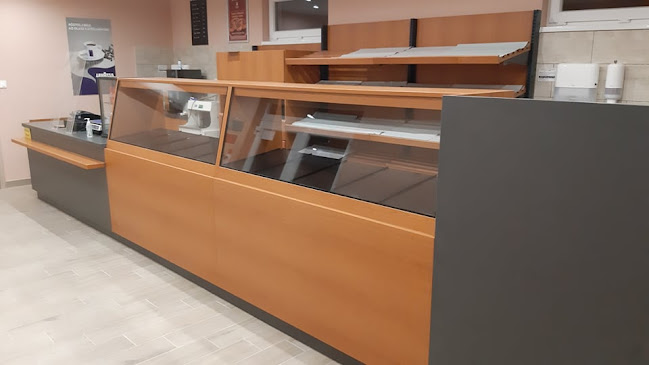 Comentarii opinii despre Viktória Pékség