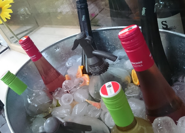 Comentarii opinii despre KisBécs Borbár Borbolt Kávézó Reggeliző