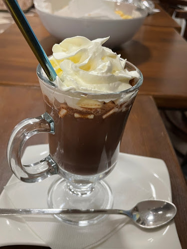 Opinii despre Fületlen Bögre Kávézó în Veresegyház - Vendéglátás