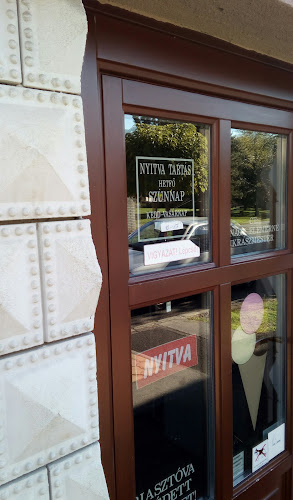 Opinii despre Mandula Cukrászda în Szombathely - Vendéglátás