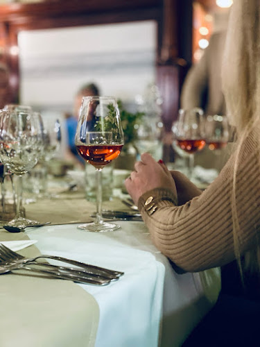 Comentarii opinii despre Submarine Station Étterem (Ernst & Wolf Kft.)