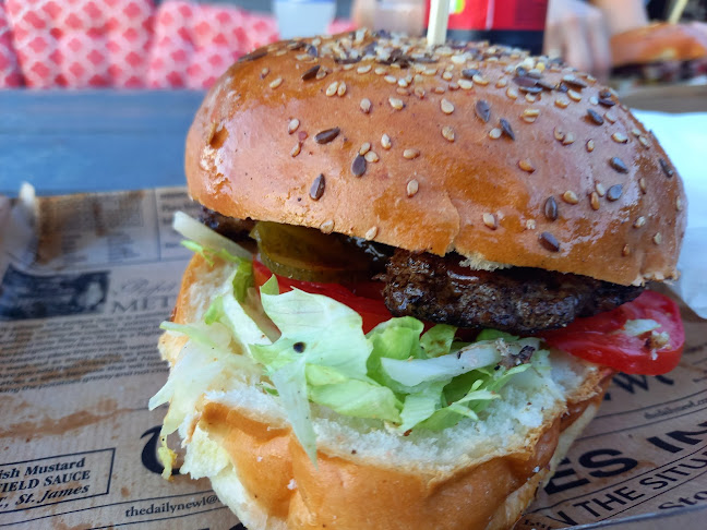 Balatonfenyves, Balaton-Part u. 8, 8646