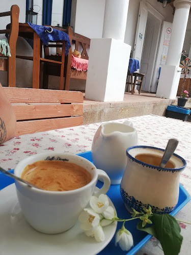 Rozika Kávézó, Sütiző