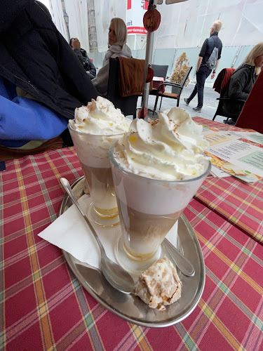 Mézeskalács Kávézó