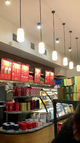 Comentarii opinii despre Starbucks Egyetem tér