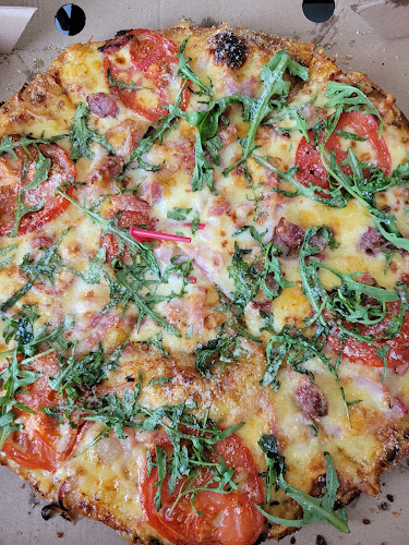 Comentarii opinii despre 50’s Pizzéria és Ételbár