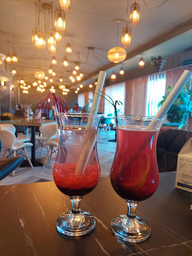 Comentarii opinii despre KultPont Kávézó és Kamaraterem