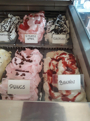 Opinii despre Király fagyizó és cukrászda în Tiszapalkonya - Vendéglátás
