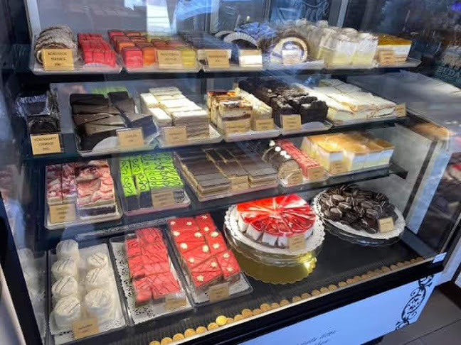 Opinii despre Gombóc Fagyizó în Mór - Vendéglátás