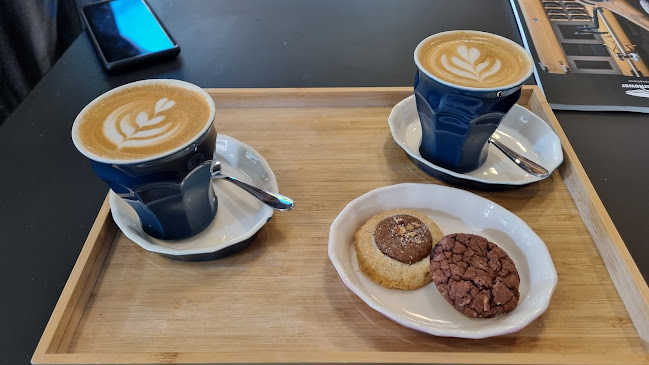 Grinder Fitness & Coffee Shop